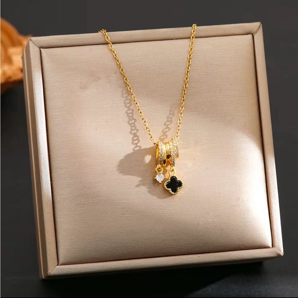 Luxury Designer Four-Leaf Stainless Steel Clover Necklace Black &Gold
NWT